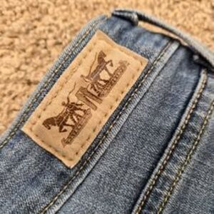 Levi's Mid Rise Skinny Stretch Jeans size 8, 27" inseam